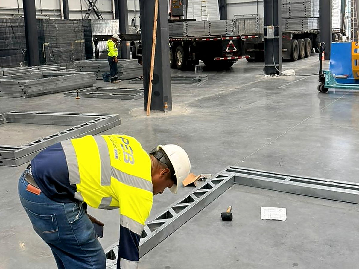Verificación de un panel estructural contra plano en planta